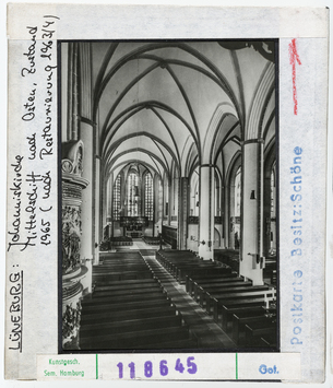 Vorschaubild Lüneburg:  Johanniskirche, Mittelschiff nach Osten, Zustand 1965 nach Restaurierung 